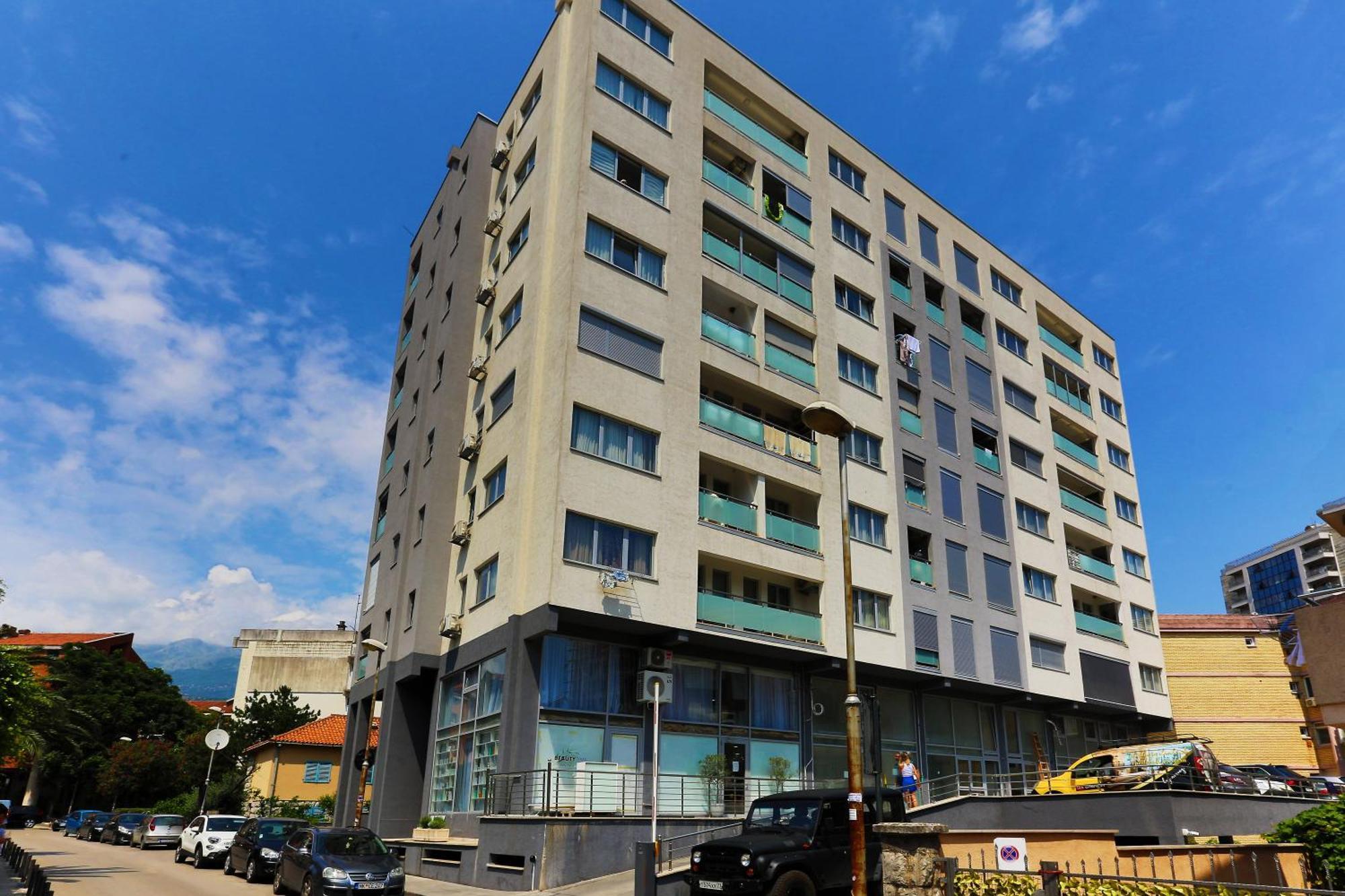 Luxury Fontana Apartments Будва Екстер'єр фото