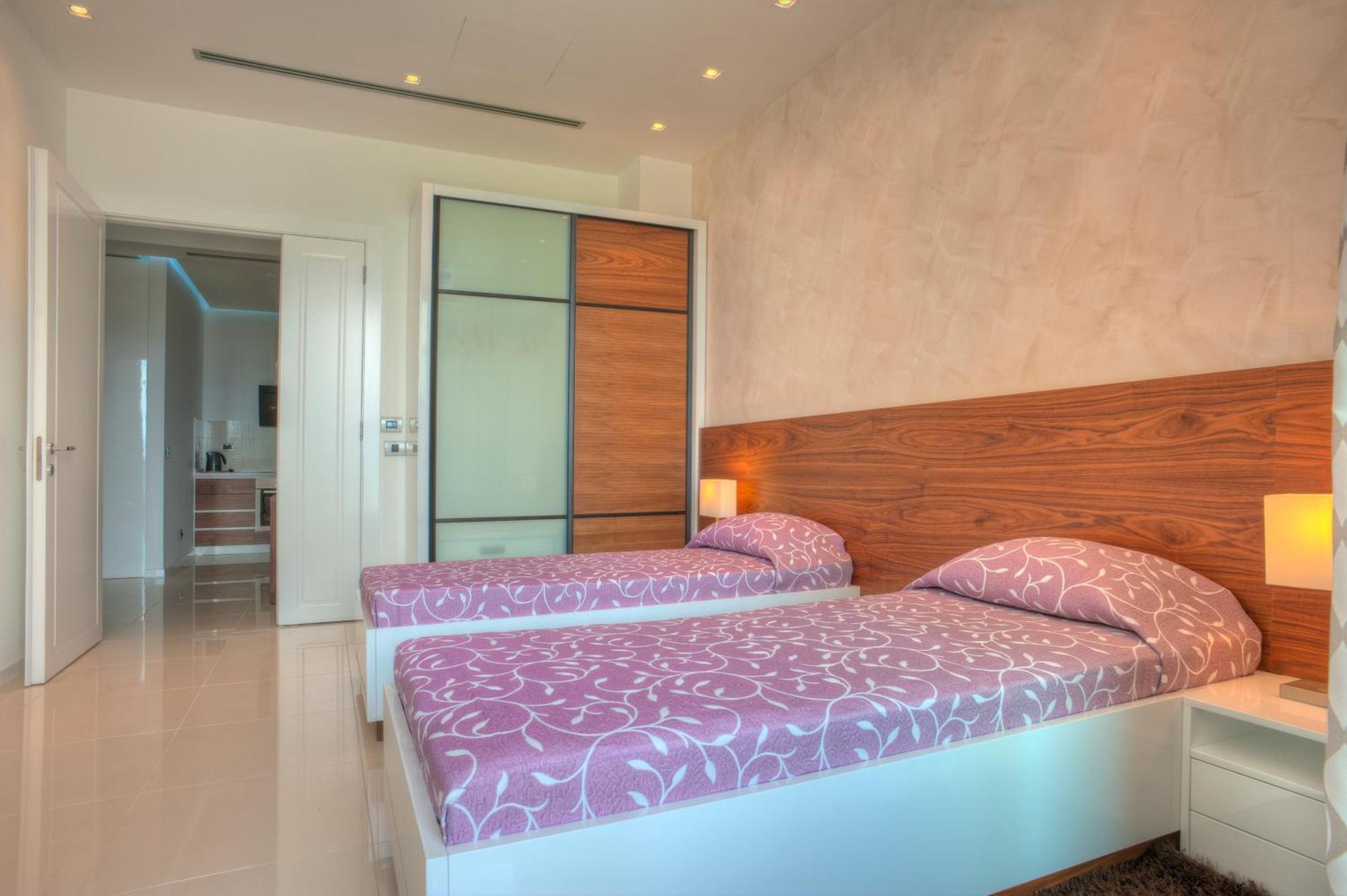 Luxury Fontana Apartments Будва Екстер'єр фото